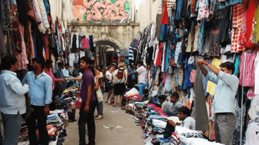 a-visit-to-sarojini-nagar-best-shops-timings-and-pro-tips